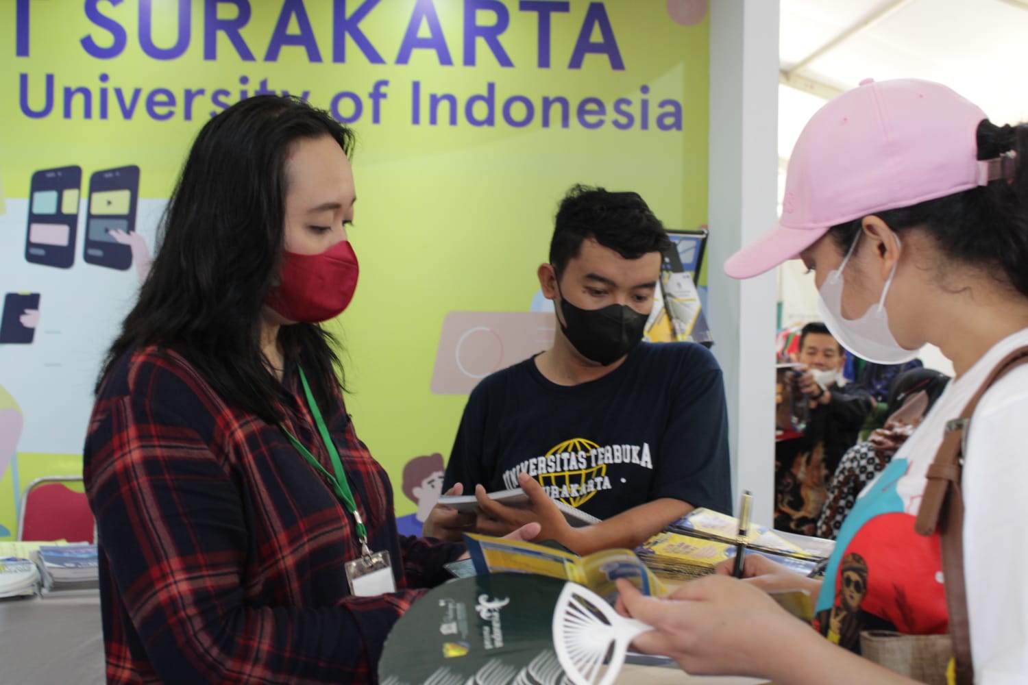 UT Surakarta Mengikuti Kegiatan Hybrid Expo 2022