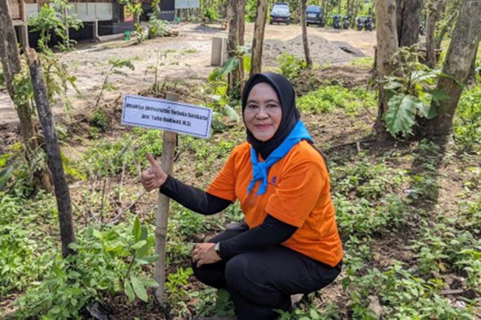 ARKAPALA UT SURAKARTA “HIJAUKAN BUMI DENGAN GERAKAN MANANAM POHON, SATU POHON SATU KEBAIKAN, SATU POHON BERJUTA KEBERKAHAN”