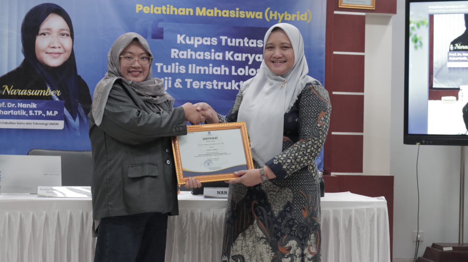 UT Surakarta Bekali Mahasiswa Kuasai Karya Tulis Ilmiah yang Terstruktur dan Siap Publikasi